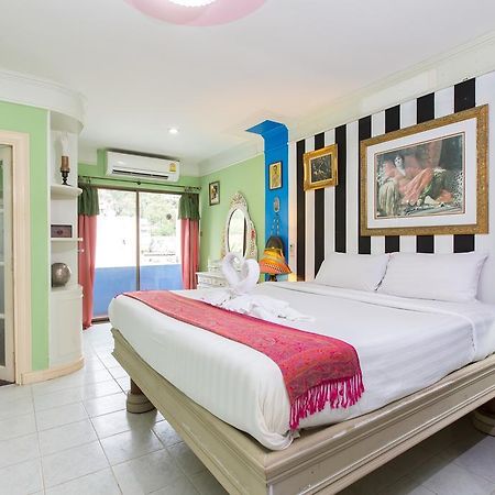 Barefoot Hotel Kalim Beach Front Patong Kültér fotó