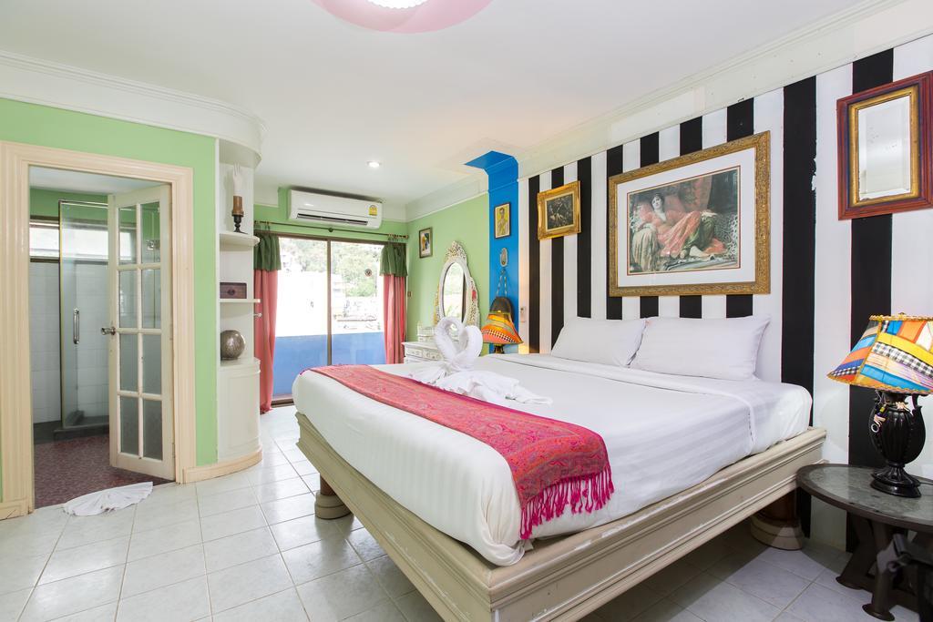 Barefoot Hotel Kalim Beach Front Patong Kültér fotó