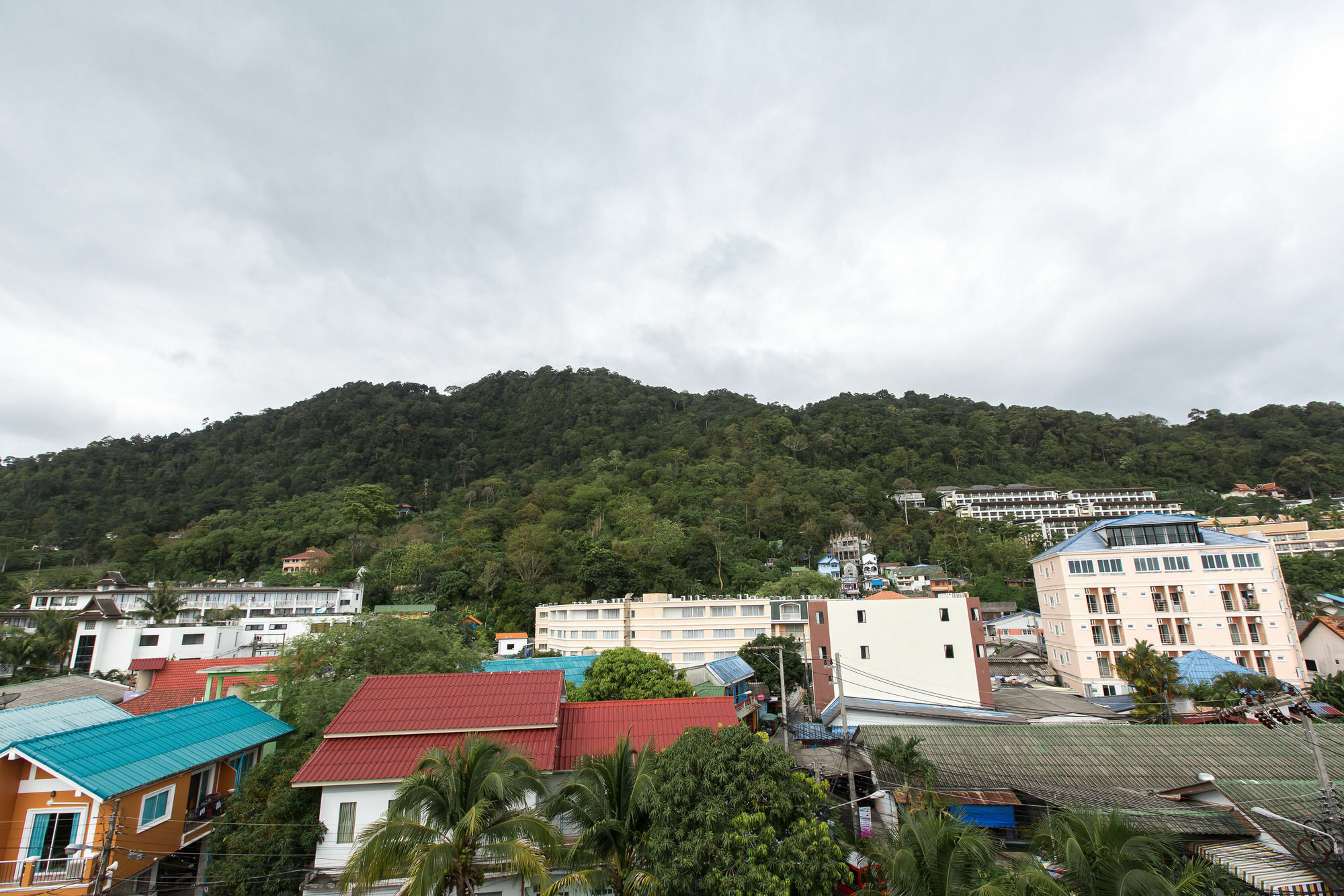 Barefoot Hotel Kalim Beach Front Patong Kültér fotó