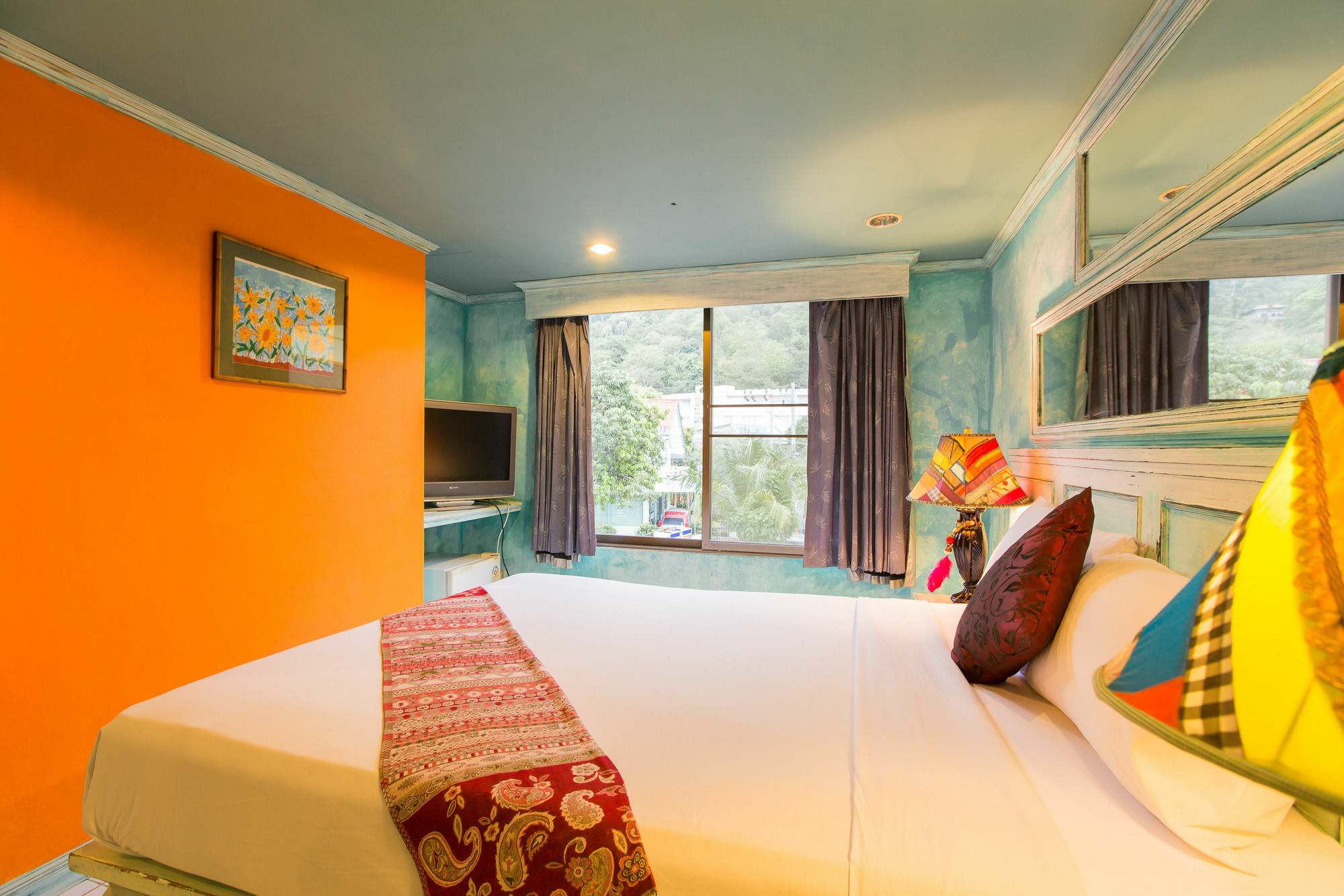 Barefoot Hotel Kalim Beach Front Patong Kültér fotó