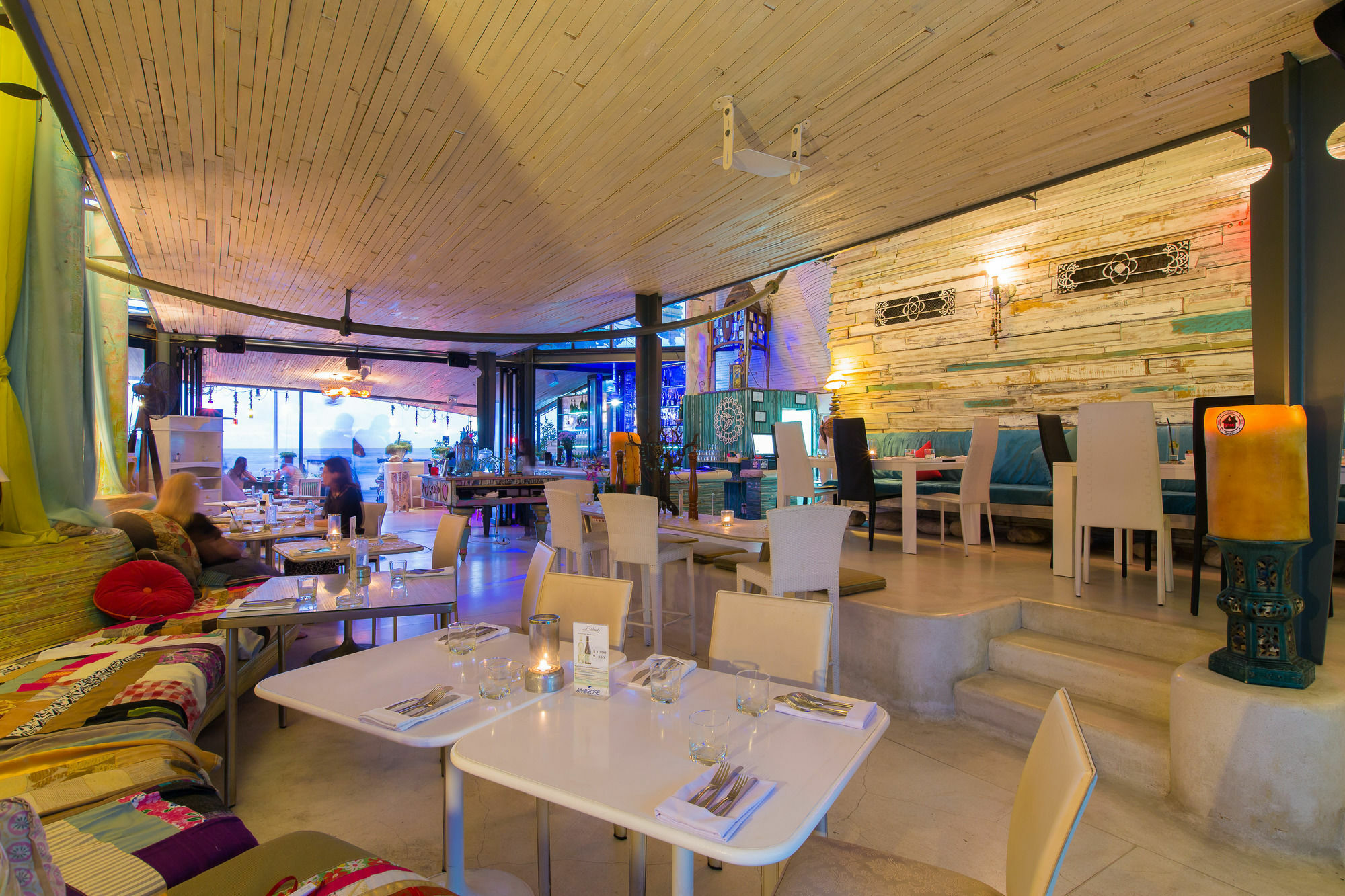 Barefoot Hotel Kalim Beach Front Patong Kültér fotó