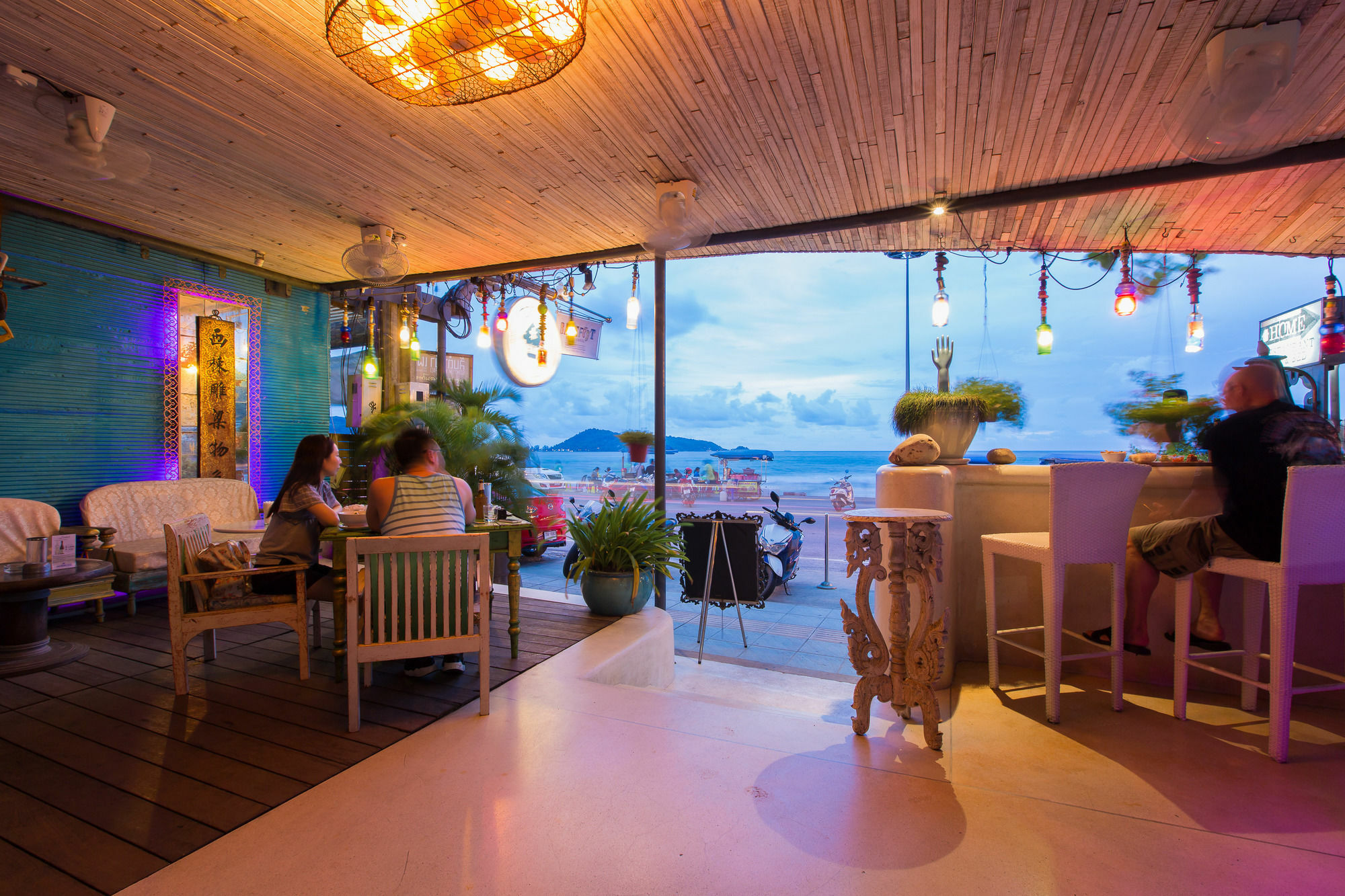 Barefoot Hotel Kalim Beach Front Patong Kültér fotó