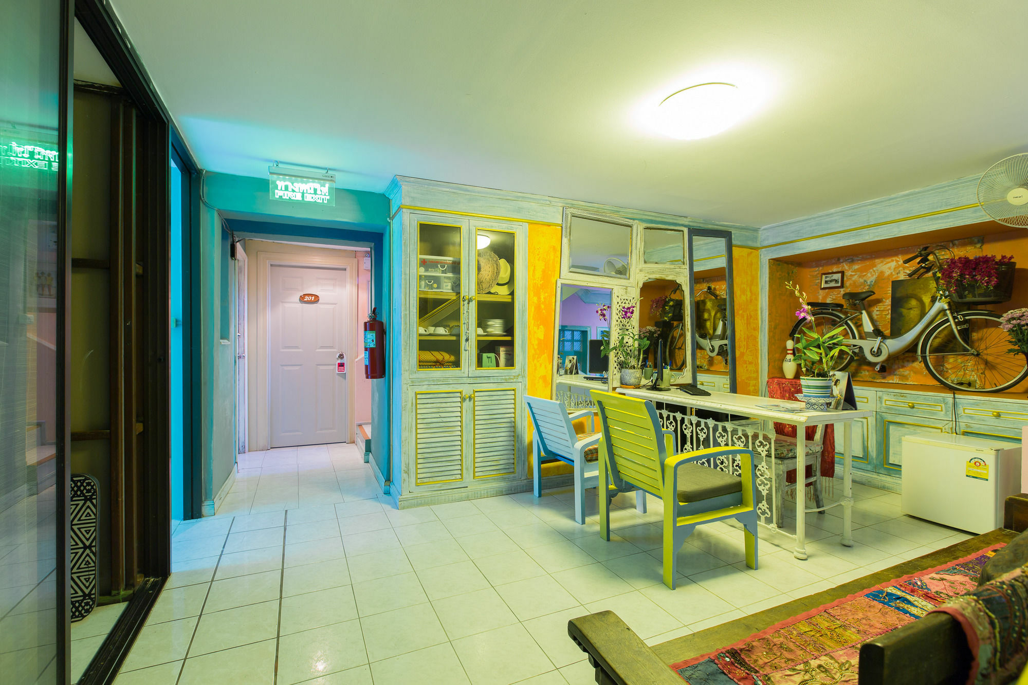 Barefoot Hotel Kalim Beach Front Patong Kültér fotó