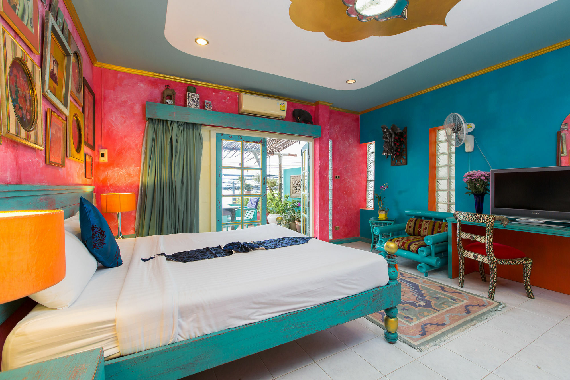 Barefoot Hotel Kalim Beach Front Patong Kültér fotó